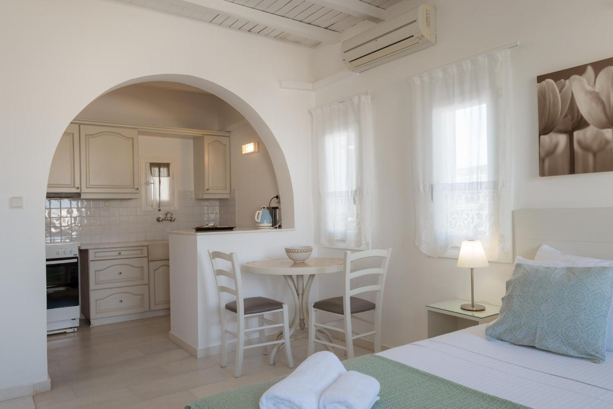 Anthos Apartments Naousa  Bagian luar foto